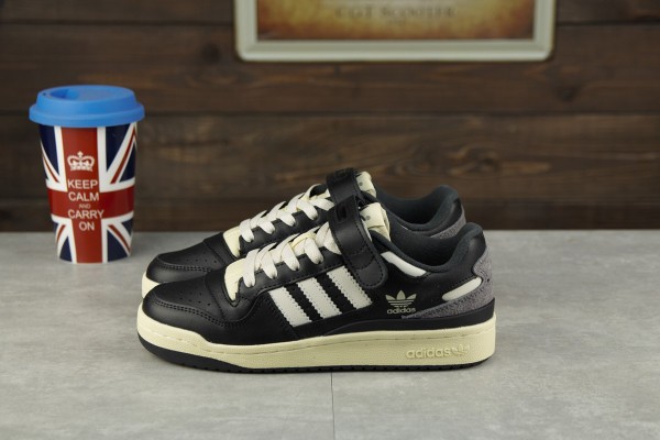 Adidas forum low 1500