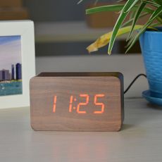 Электронные часы в деревянном корпусе VST-, красные цифры