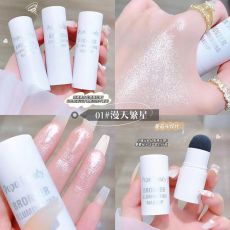 Popo Candy Хайлайтер для лица со спонжем Bronzer Iluminating, тон 01 Арт.: 7407 С помощью хайлайтера можно контурировать лицо, нанеся пудру на те участки, которые нужно подчеркнуть. Такая светотеневая