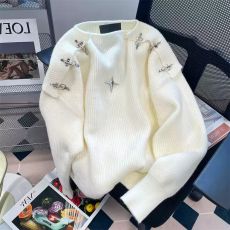 Свитер с открытыми плечами