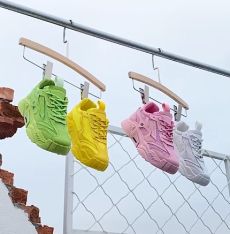 Яркие сетчатые дышащие летние кроссовки