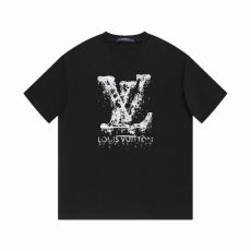 Классическая футболка Louis Vuitton с графическим принтом логотипа