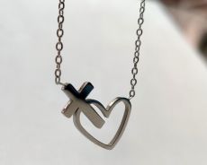 Кулон из стали на цепочке