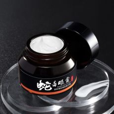 JOMTAM Крем для кожи вокруг глаз против морщин со змеиным ядом Snake Peptide Eye Serum 30гр. Арт.: 2825 Инновационный крем с синтетическим пептидом Syn-ake, действие которого подобно змеиному яду гадю
