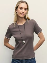 514757 ZARINA Футболка капучино