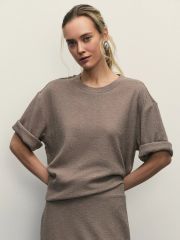 514720 ZARINA Футболка капучино