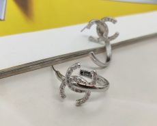 Серьги стильные