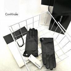Кожаные перчатки