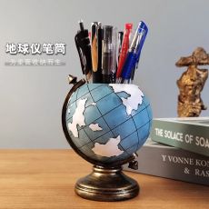 Подставка для канцелярии в виде глобуса