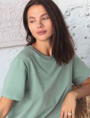 506625 VILATTE Футболка св.оливковый_стразы