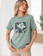 536943 VILATTE Футболка св.оливковый_пион