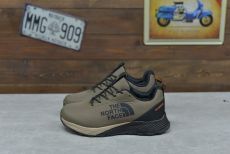 Низкие трекинговые The North Face c мехом