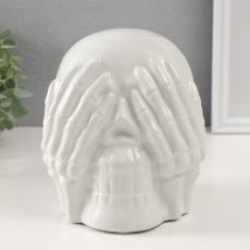 Фигурка керамика «Череп с кистями на глазах», белый, 13.5×14×15 см