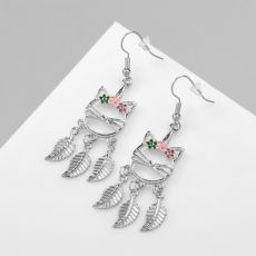 Серьги с эмалью «Кошка» с листьями, цветные в серебре