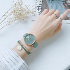 Маленькие женские кварцевые часы с ромашкой