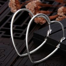 Серьги в виде сердца из серебра S925