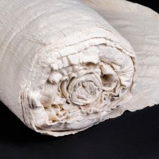 Полотно нетканое узбекское, длина 50 м, ширина 1.4 м, плотность 150 г/м