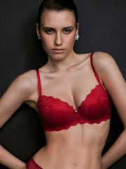 MNM LACE 2151 Бюстгальтер с Формованной чашкой на стане Minimi Бюстгальтер Rosso (Красный)